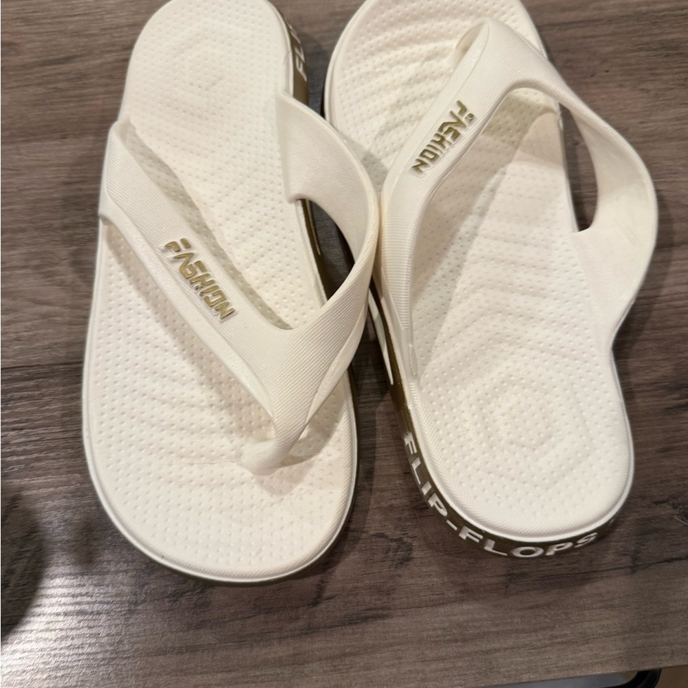 Fashion White Flip-Flops